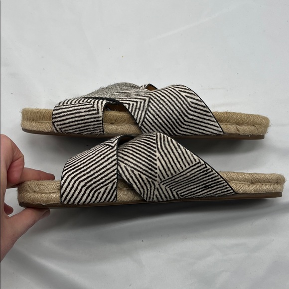 Dolce Vita Black and White Stripes Resort Sandal - Picture 3 of 5